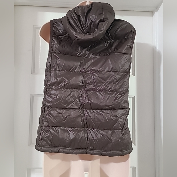 Peace Love Chill Brown Hooded Puffer Vest Packable Lightweight Down Fill Sz MED - Picture 2 of 5